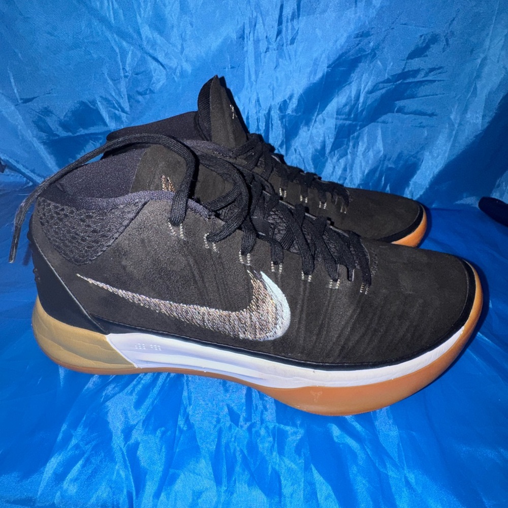 Nike Kobe AD - Size 8